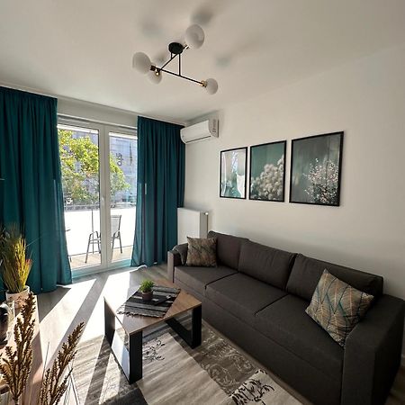 Skytravel 26 Apartament Pileckiego Nowy Dwor Mazowiecki Airport Modlin 24H Exterior foto